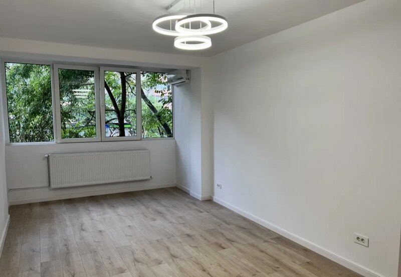 Stefan cel Mare - langa Spital Colentina - metrou Stefan cel mare 10 min.